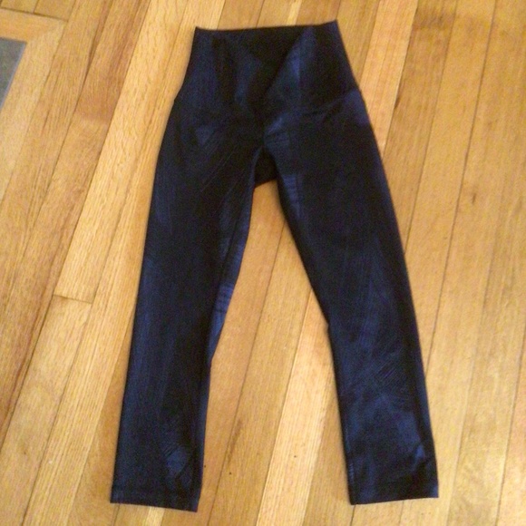 lululemon Wunder Under Full On Lyon in Wind Chill Deep Navy/ Black sz 4 - Picture 7 of 8